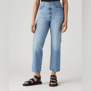 Levi’s Ribcage jeans